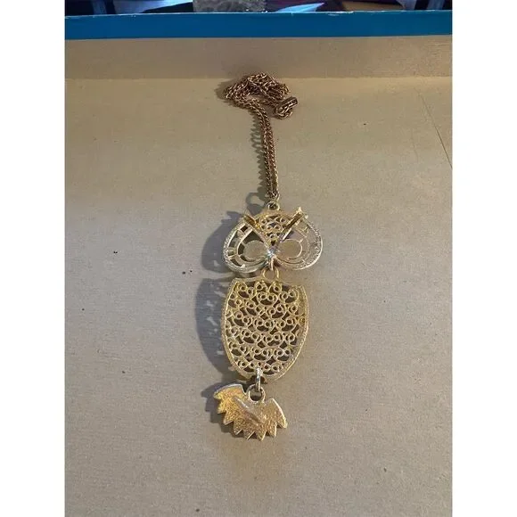 Vintage Sarah Coventry Gold and white Owl Pendant Necklace 26" Women's J… - Picture 3 of 6